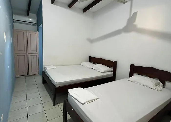 Hostel Tsunami Tamarindo